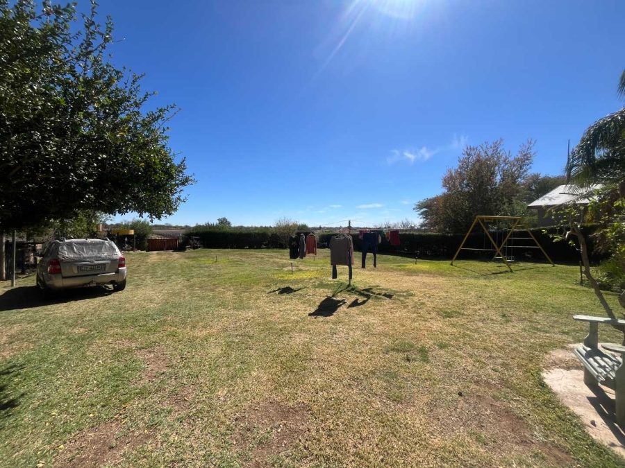 4 Bedroom Property for Sale in Kanoneiland Northern Cape